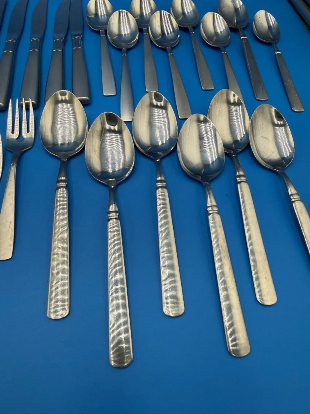 Oneida Satin Accent Flatware Set Spoons Forks Knives 43 Pc Set